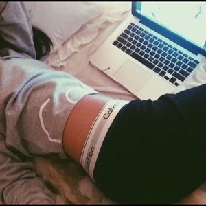 Calvin Klein Cropped Hoodie